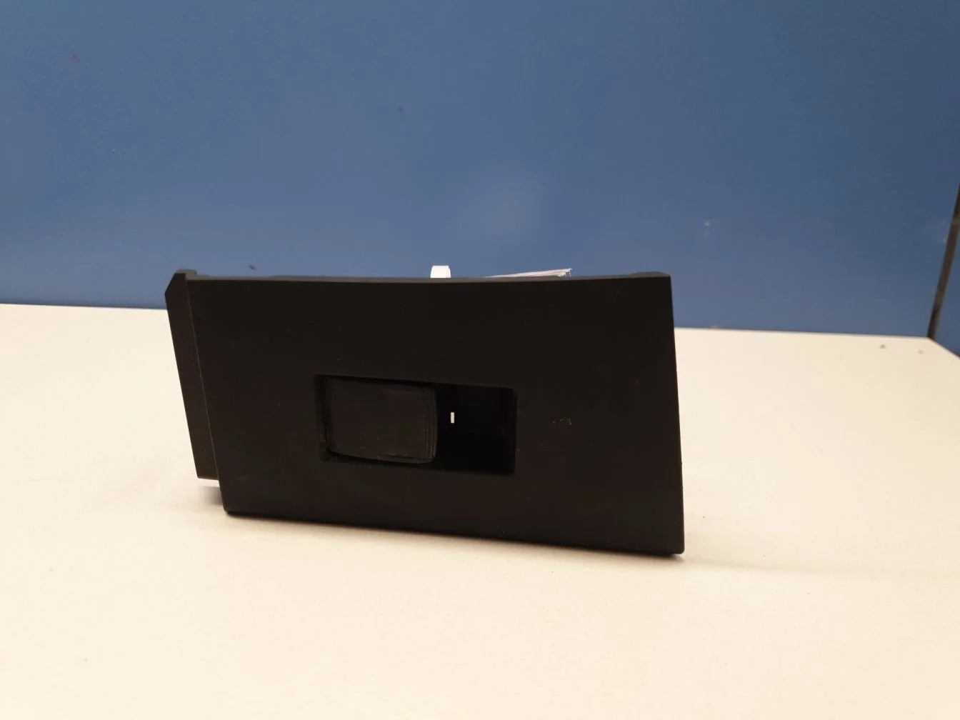 Кнопка стеклоподъемника для Toyota Auris E18 2012-2018