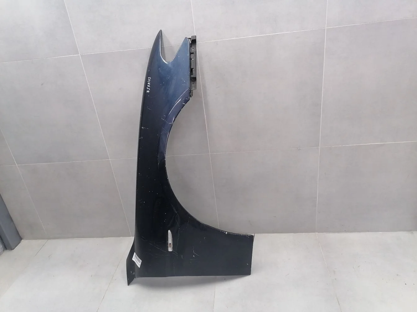 Крыло переднее правое для BMW 7 E65 E66 2001-2008