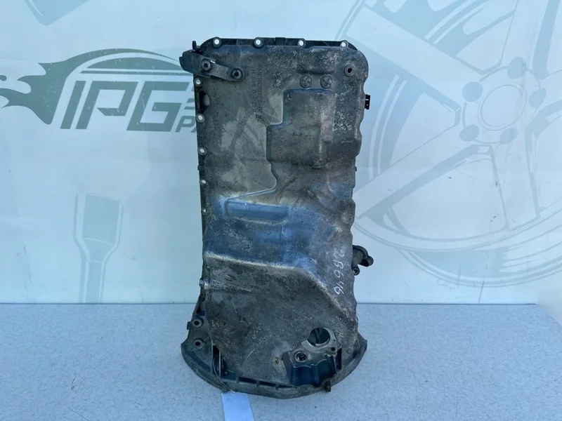 Поддон двигателя Mercedes-benz W204