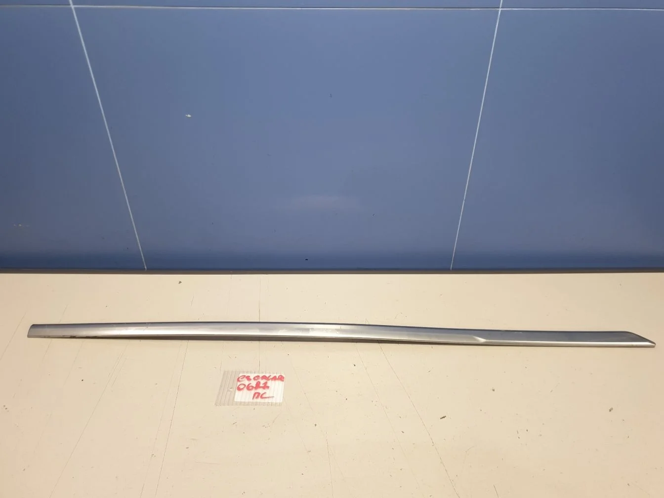 Молдинг двери левый передний для Cadillac XT5 2016-