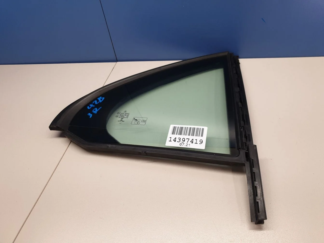 Стекло двери задней правой для Mercedes E-klasse W213 2016-