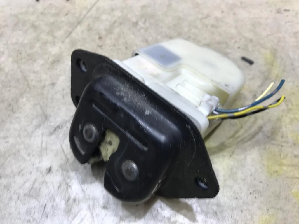 Замок багажника Nissan Pathfinder R51 90502CY00A