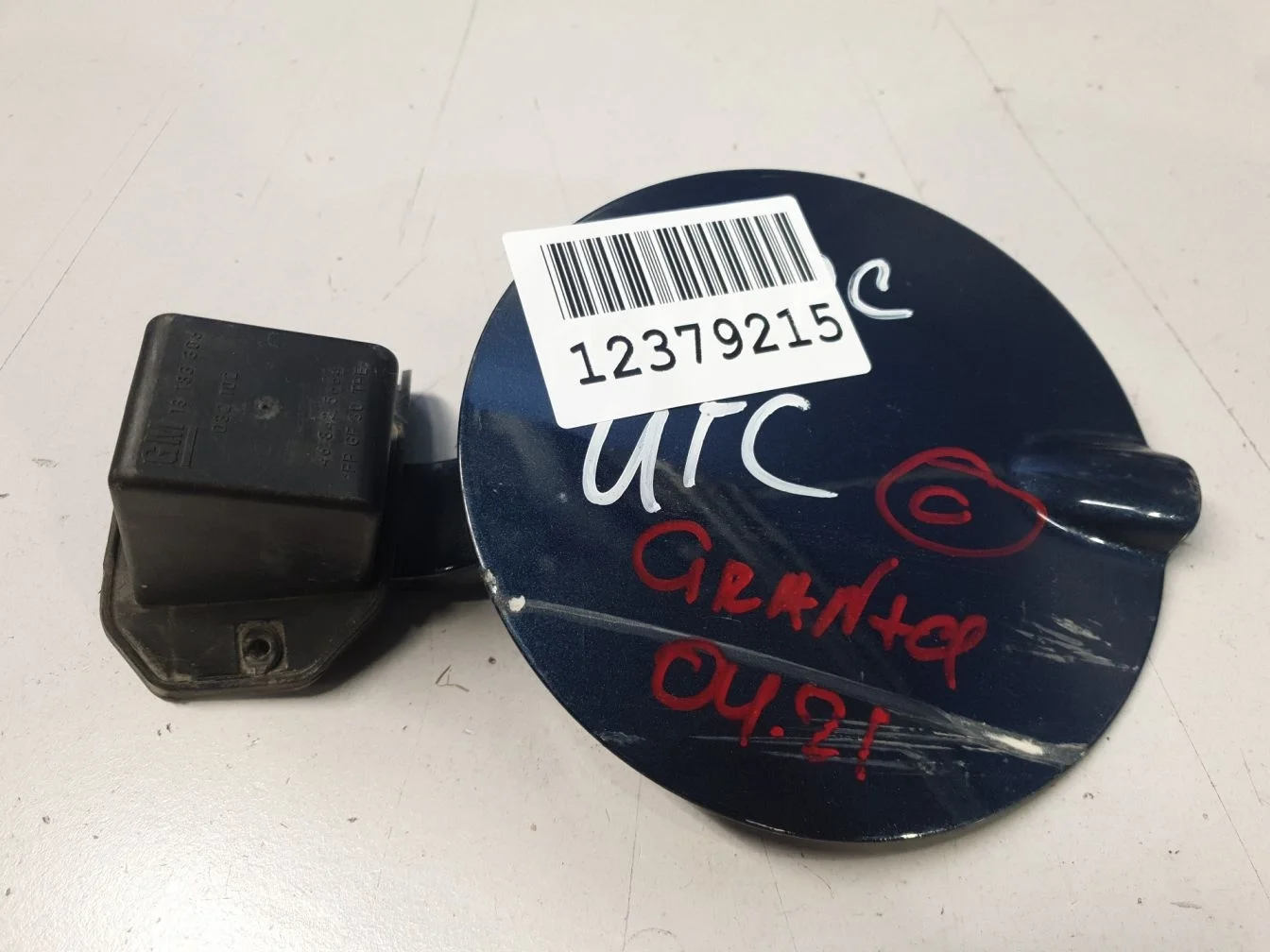 Лючок бензобака для Opel Corsa D 2006-2015