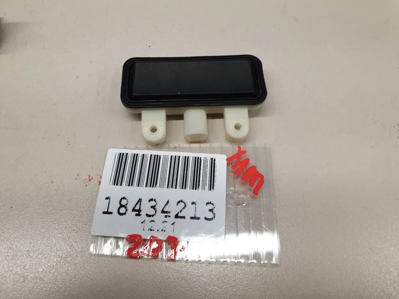 Кнопка открывания багажника для Mercedes E-klasse C207 Coupe 2009-2016