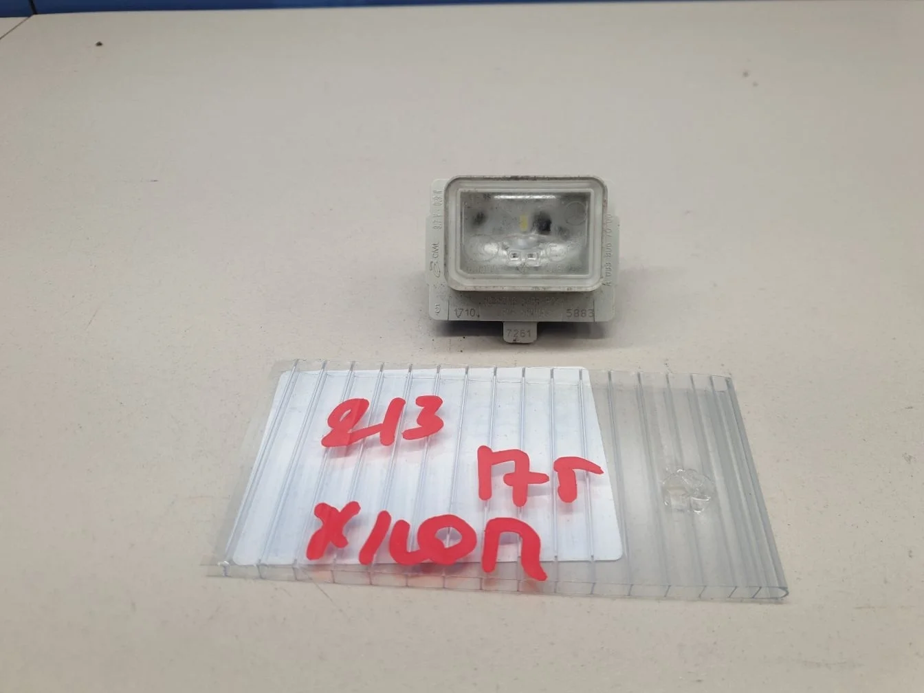 Фонарь подсветки номерного знака для Mercedes E-klasse W213 2016-