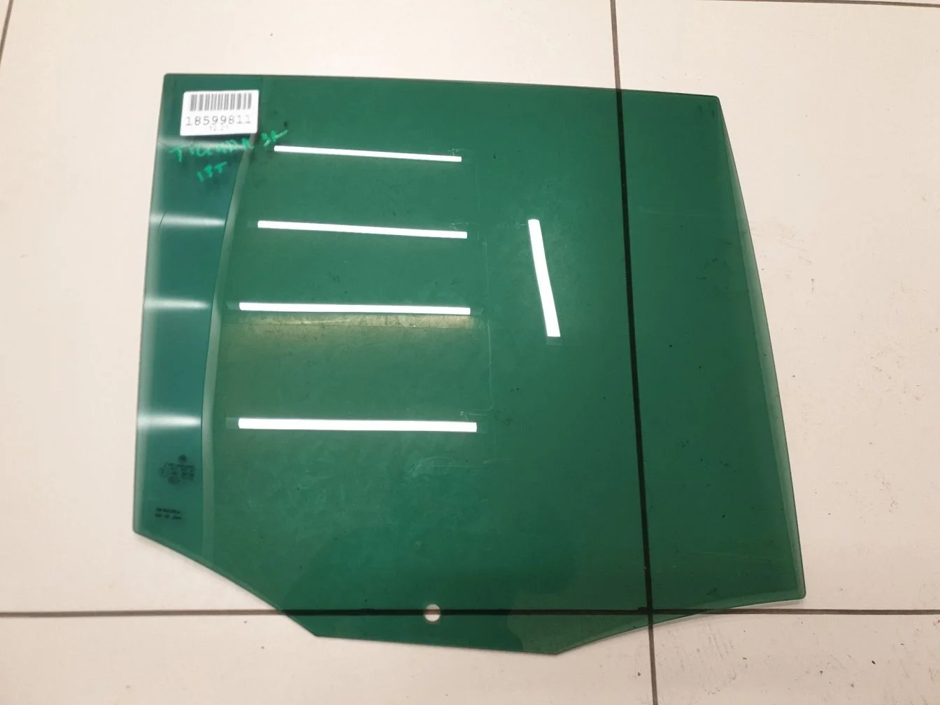 Стекло двери задней правой для Volkswagen Tiguan 2007-2016