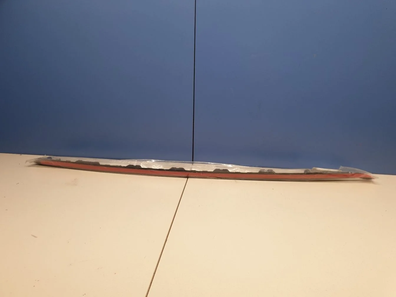 Молдинг лобового стекла левый для BMW X6 F16 2014-2020