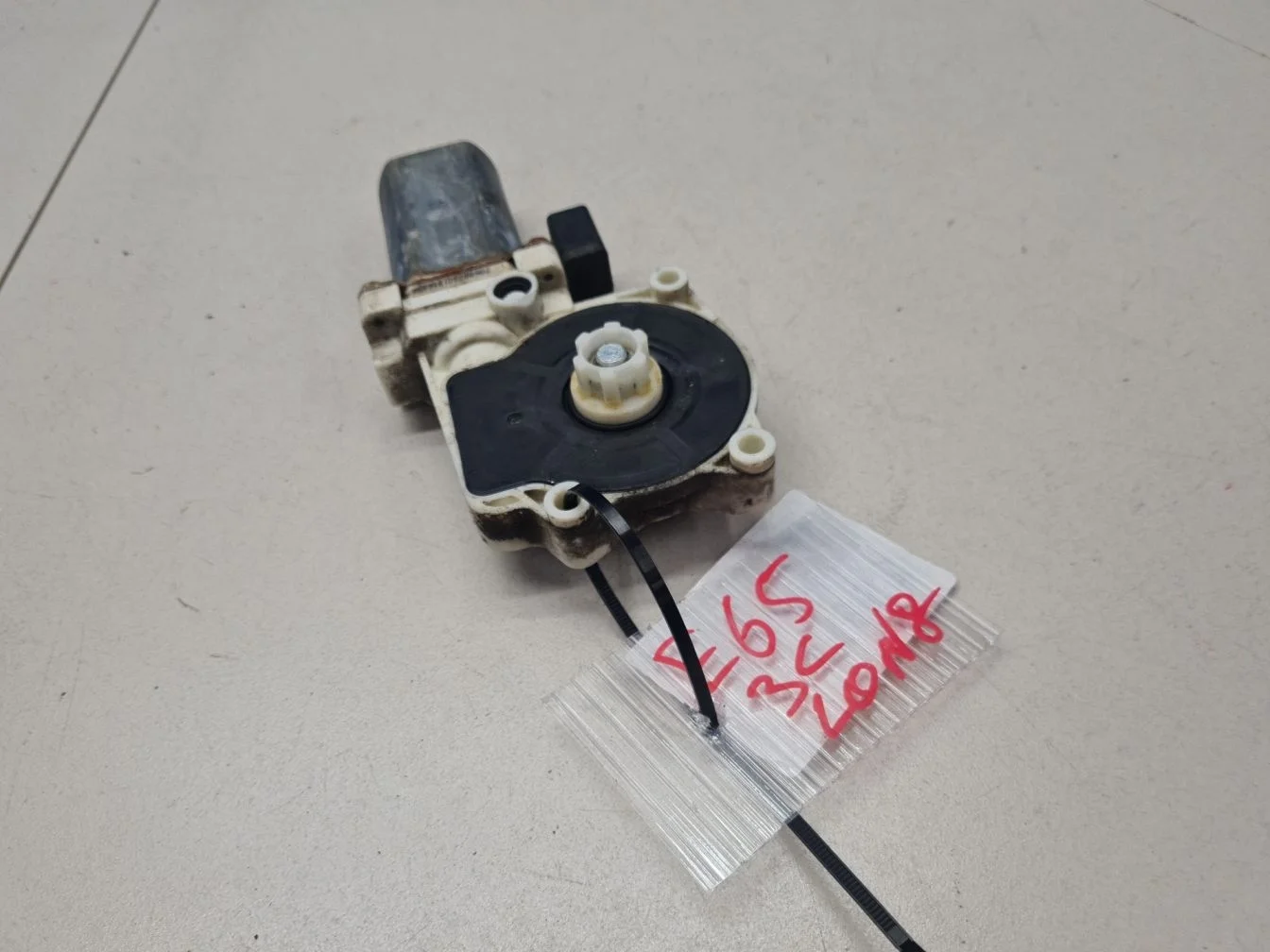 Моторчик замка задней левой двери для BMW 7 E65 E66 2001-2008