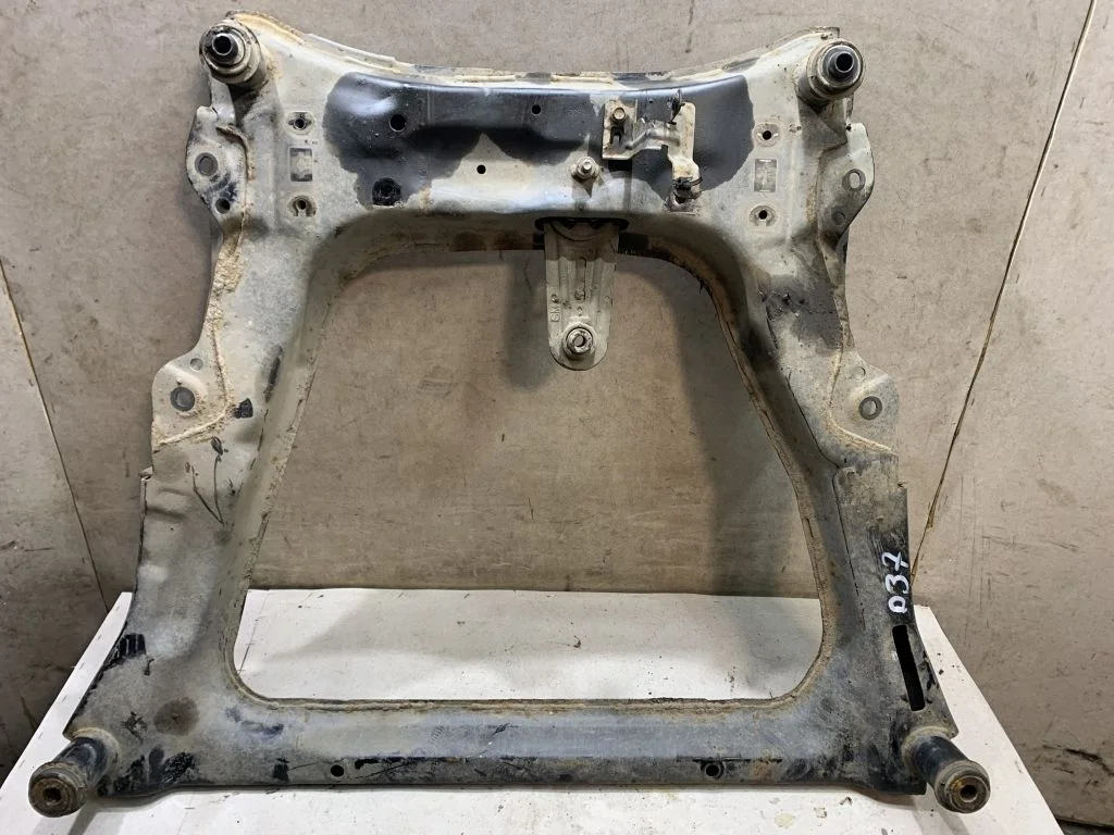 Подрамник Nissan Juke F15 Жук Ф15  HR16