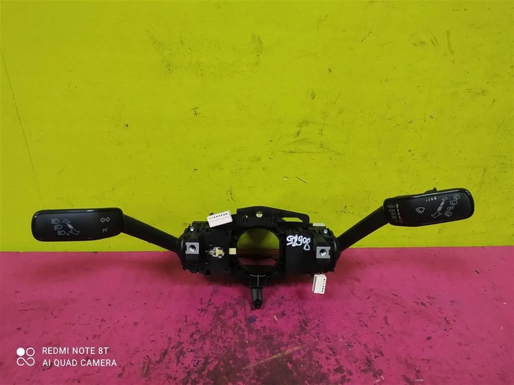 Подрулевой переключатель Tiguan Octavia 5Q0953513P