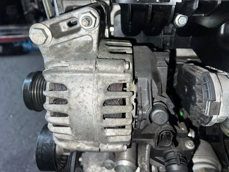 Генератор Volvo V40 2013