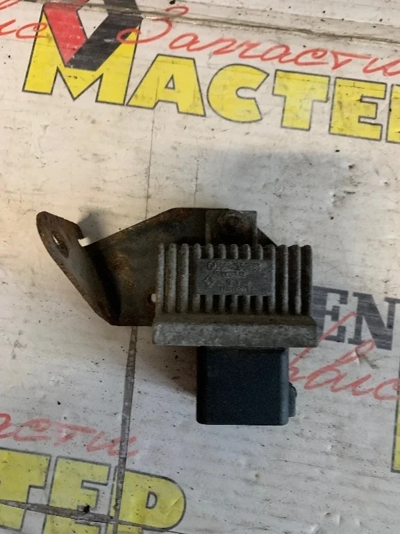 Реле накала свечей Renault Megane 2006