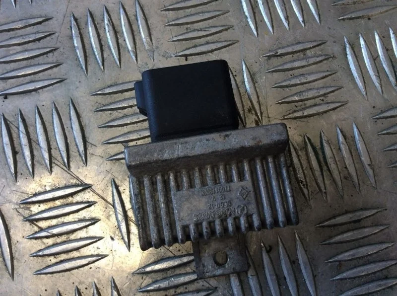 Реле накала свечей Renault Megane 2006