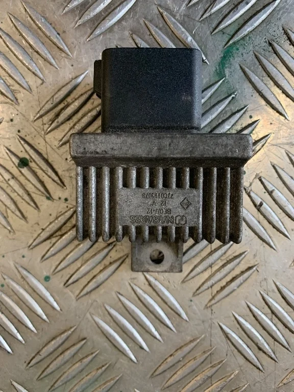 Реле накала свечей Renault Megane 2006