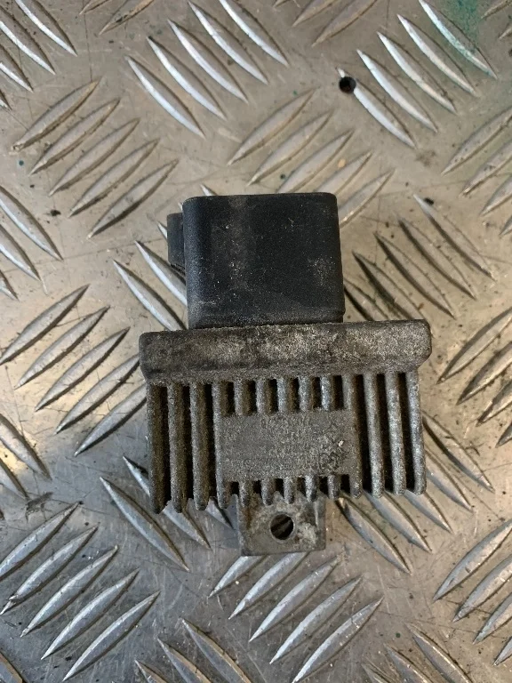 Реле накала свечей Renault Scenic 2005