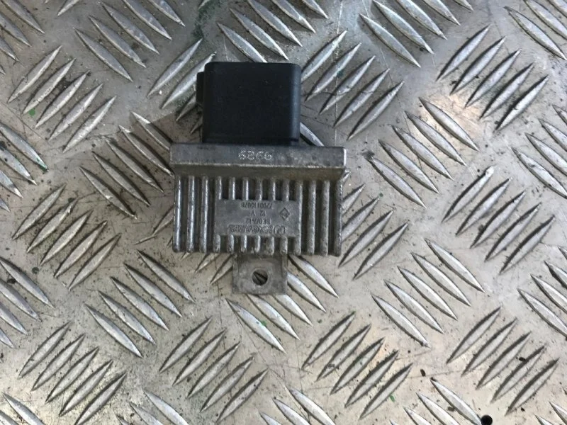 Реле накала свечей Renault Clio 2005 3