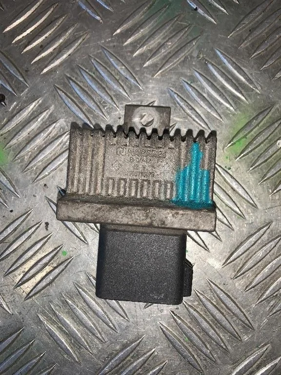 Реле накала свечей Renault Megane 2006