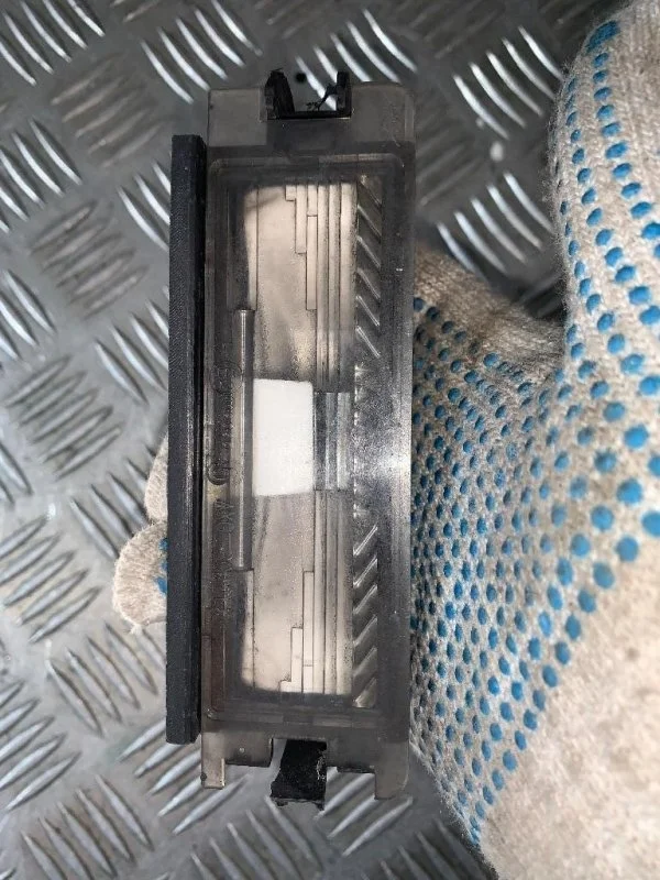 Подсветка номера Renault Logan 2008 1