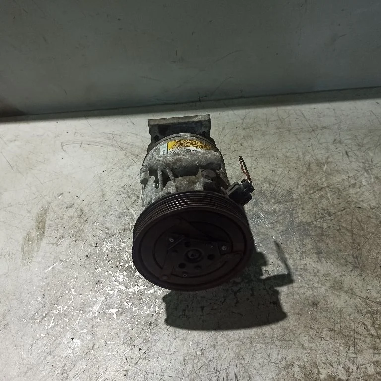 Компрессор кондиционера Renault Megane 2004