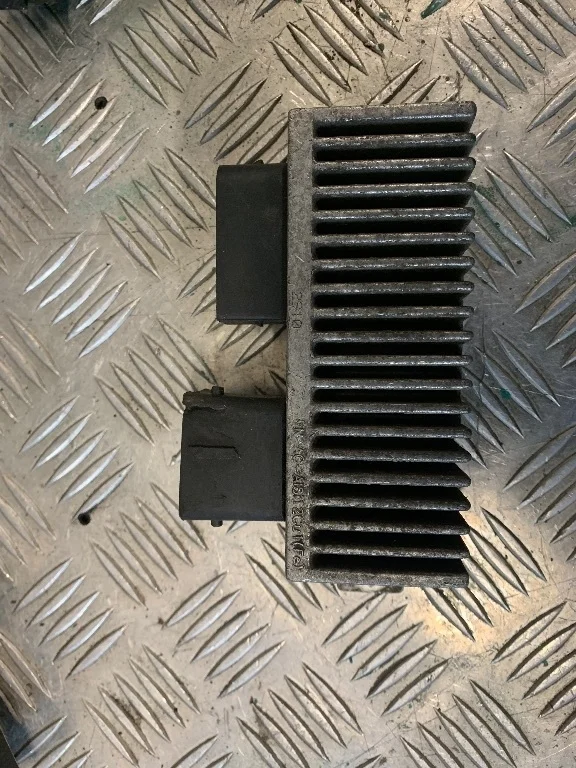 Реле накала свечей Renault Laguna 2010 3