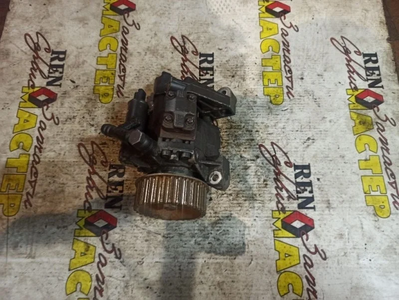 Насос топливный Renault Megane 2008