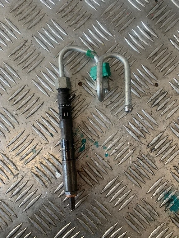 Форсунка топливная Renault Megane 2011 3