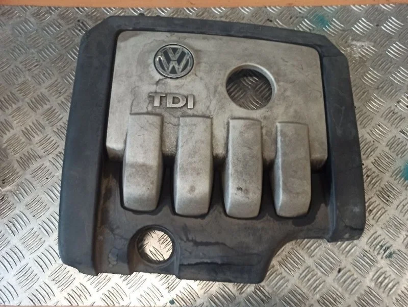 Накладка декоративная Volkswagen Passat 2009