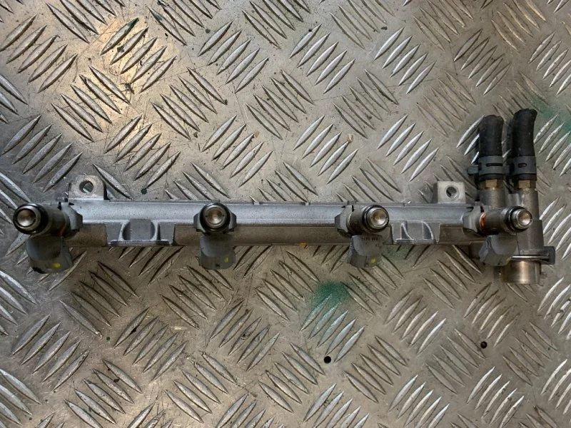 Топливная рампа Skoda Fabia 2006 1