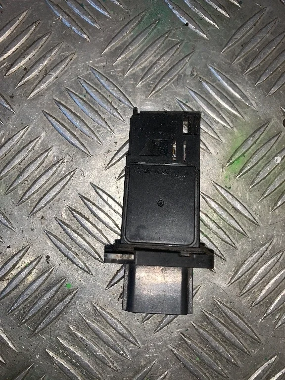 Расходомер воздуха Nissan Qashqai 2009 1