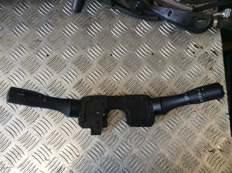 Переключатель подрулевой (стрекоза) Renault Fluence 2009 1