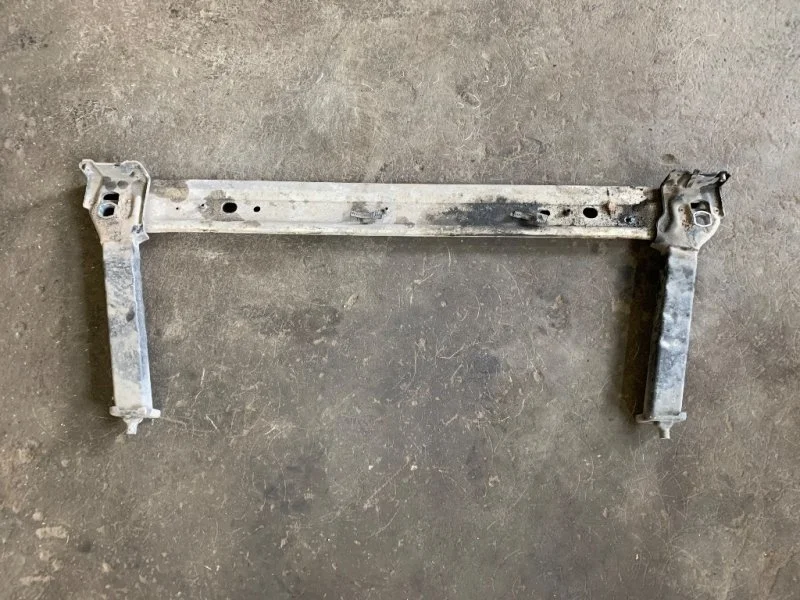 Кронштейн радиатора Renault Megane 3