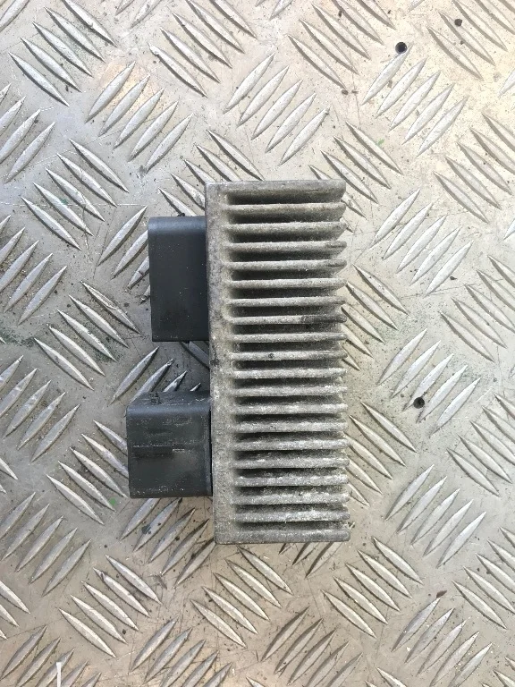 Реле накала свечей Renault Scenic 2009 3