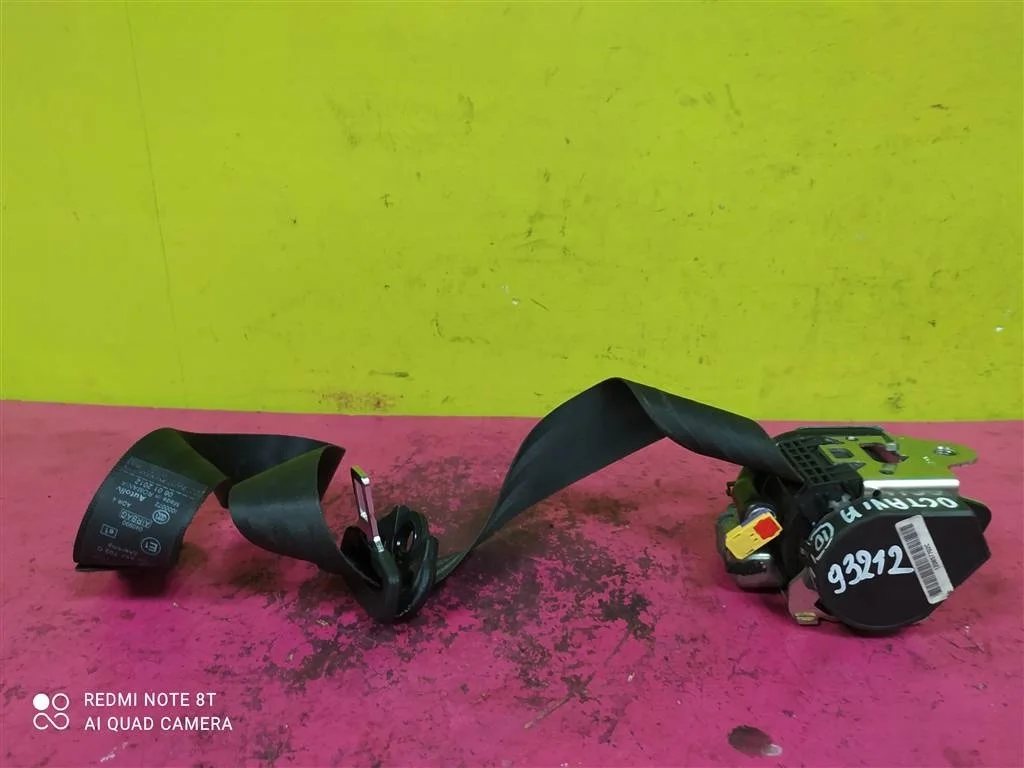 Ремень безопасности передний правый Октавия 2 А5