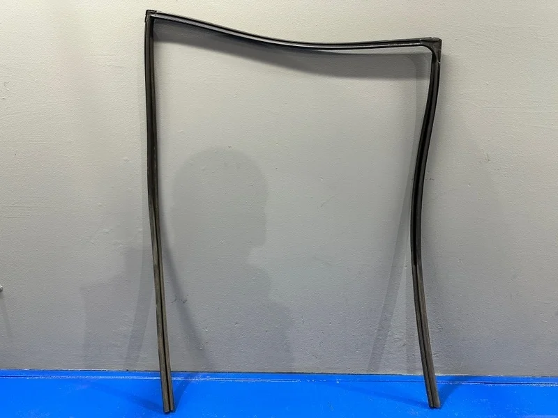 Уплотнитель стекла Lexus RX330 MCU36