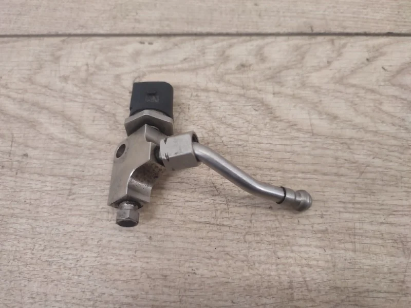 Датчик давления топлива VW Touareg 2003-2010 7L