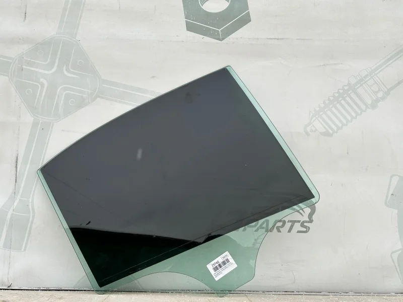 Стекло задней правой двери опускное Mercedes-benz 2015 W205