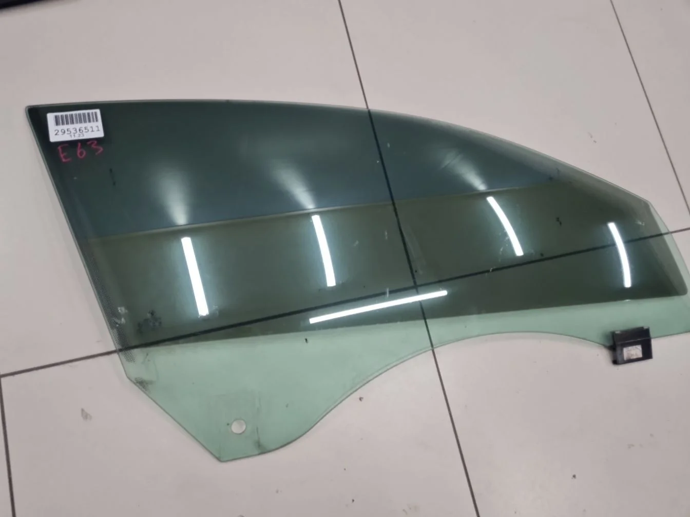 Стекло двери передней правой для BMW 6 E63 E64 2003-2010