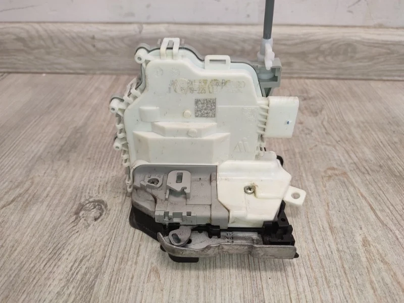 Замок двери Audi A4 2015- B9