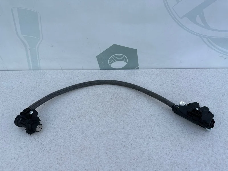 Замок крышки багажника Mercedes-benz 2010 W204