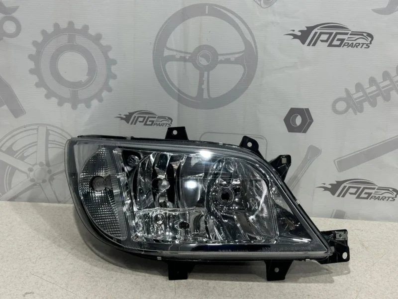 Фара правая Mercedes-benz Sprinter Classic W909