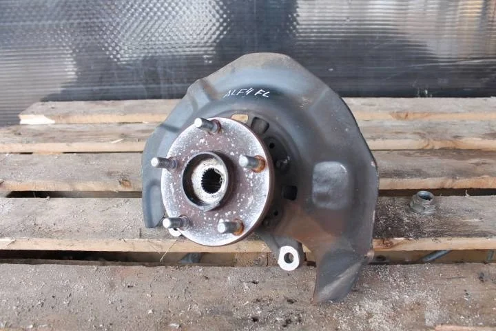 Б.у. кулак поворотный TOYOTA ALPHARD H10 TOYOTA ALPHARD H10