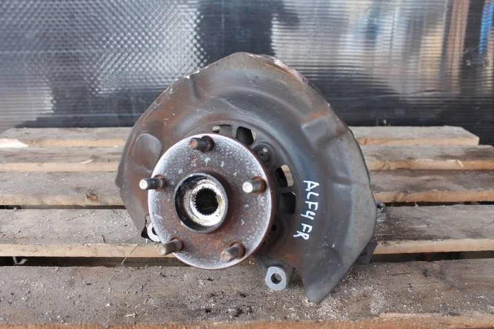 Б.у. кулак поворотный TOYOTA ALPHARD H10 TOYOTA ALPHARD H10