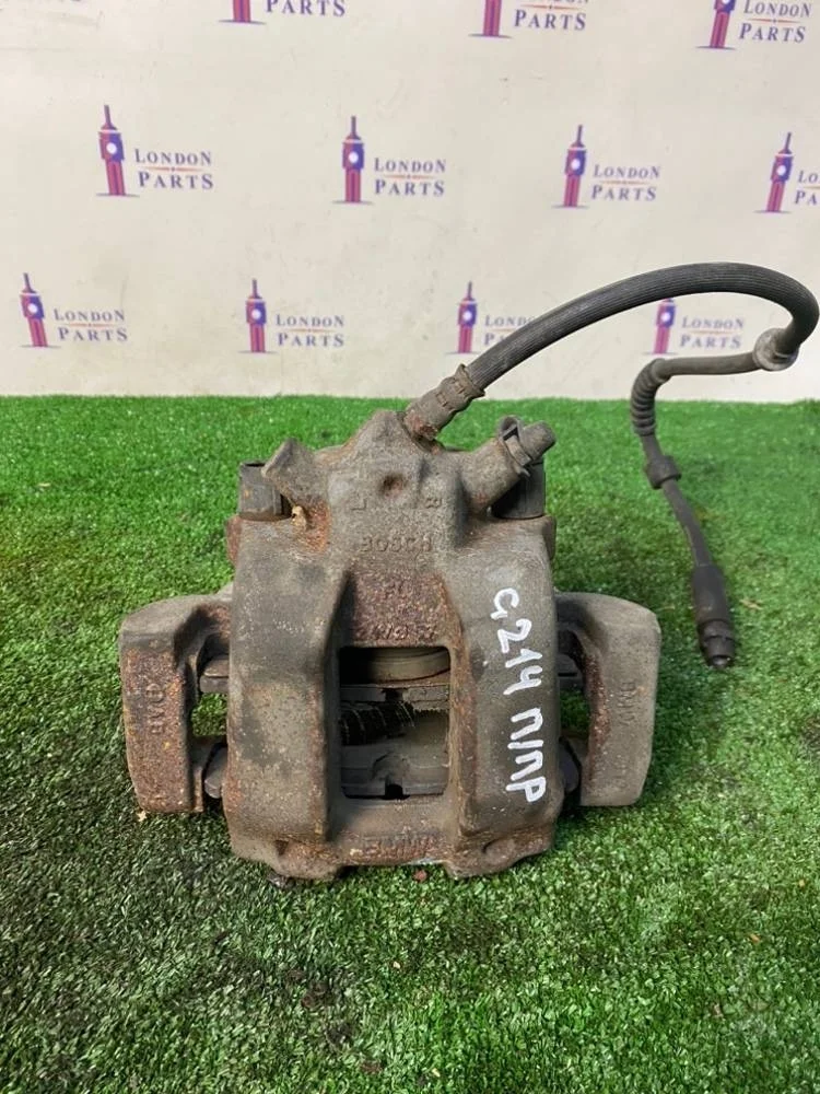 Суппорт тормозной BMW 320ix F30