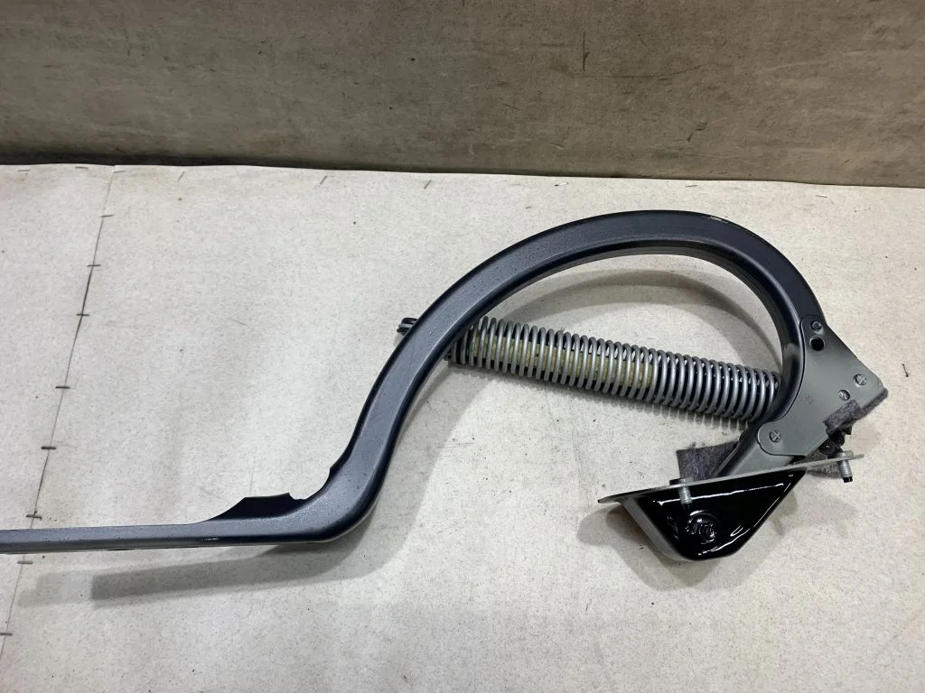 Петля багажника левая BMW F10