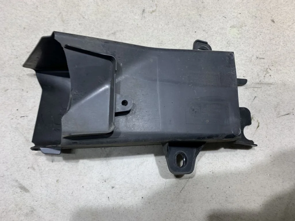 Воздуховод тормозов левый BMW F10