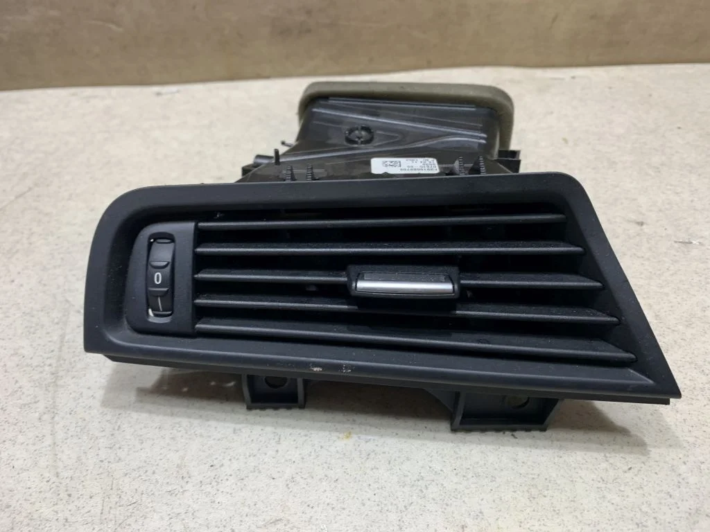 Дефлектор салонный левый BMW F10