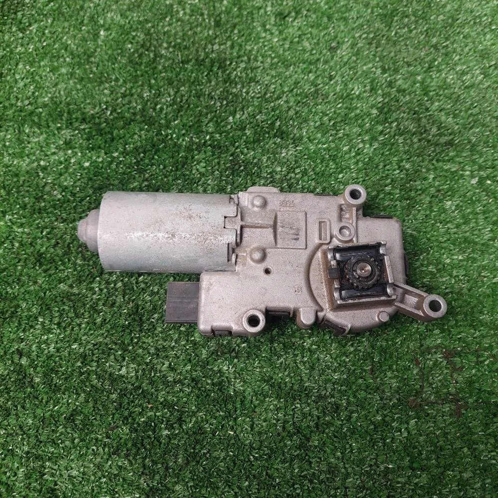 Моторчик люка BMW X5 E53