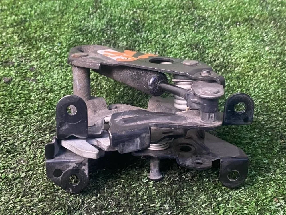 Замок капота BMW F10