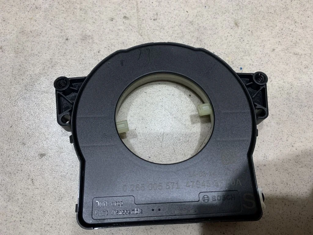 Датчик угла поворота руля Nissan Juke F15