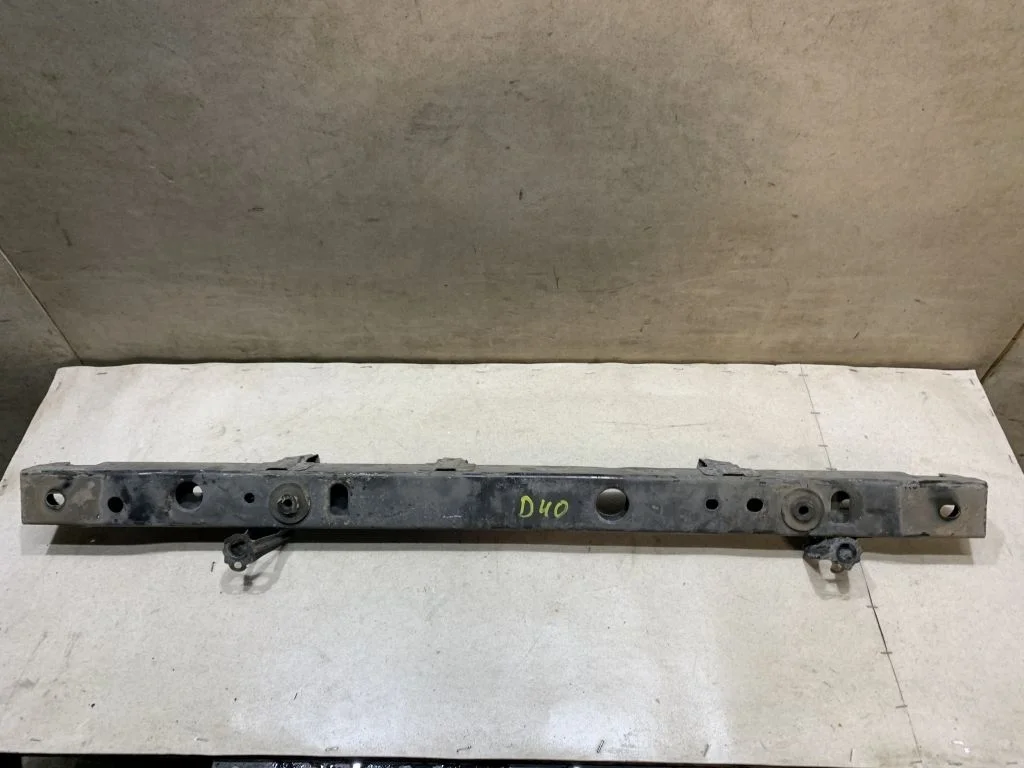 Нижний суппорт радиаторов Nissan Juke F15 Жук Ф15